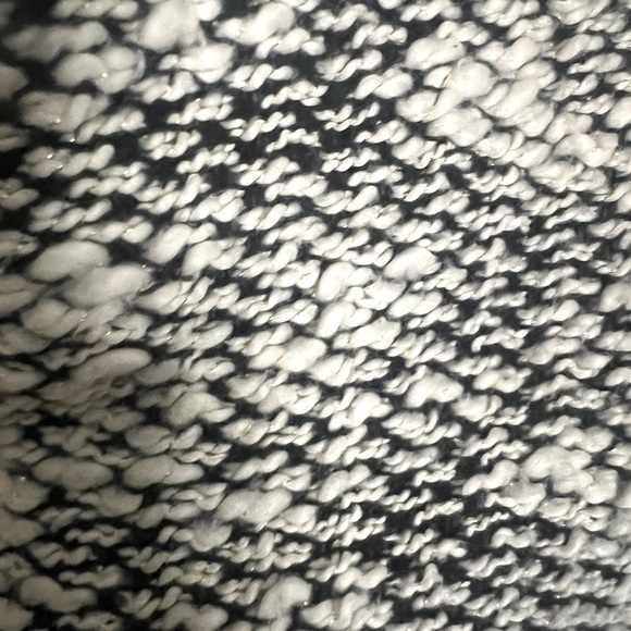 Kollontia Grampa Shrug - Picture 5 of 5